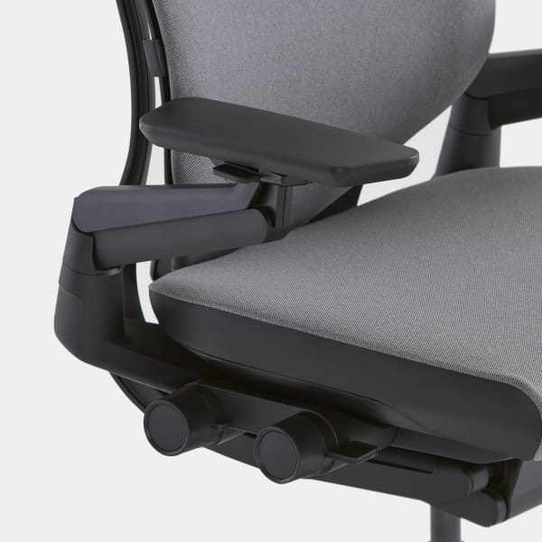  Steelcase Gesture Office Chair - Ergonomic Work Chair with  Wheels for Hard Flooring - Comfortable Office Chair - Intuitive-to-Adjust  Chairs for Desk - 360-Degree Arms - Licorice Fabric, Dark Frame 