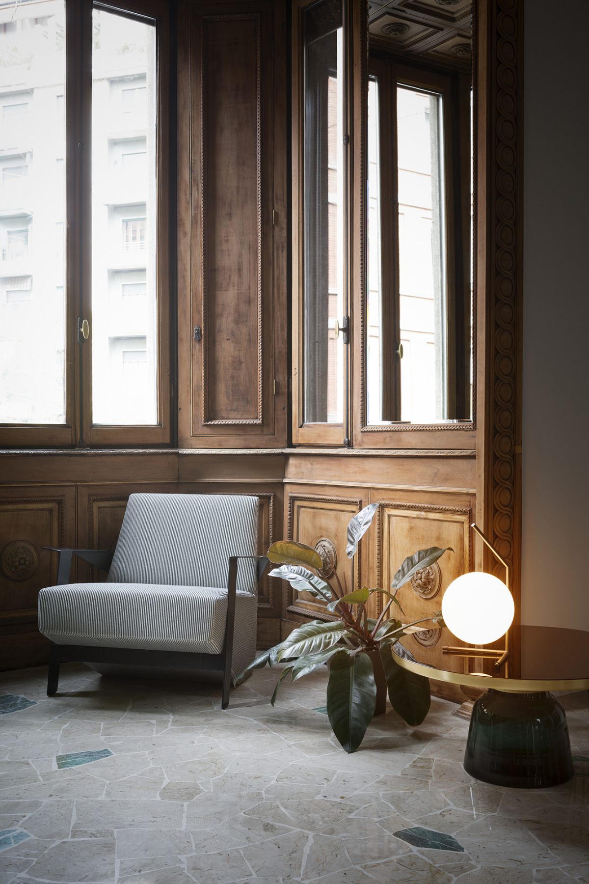 FLOS IC Globe Table Lamp | Steelcase Store