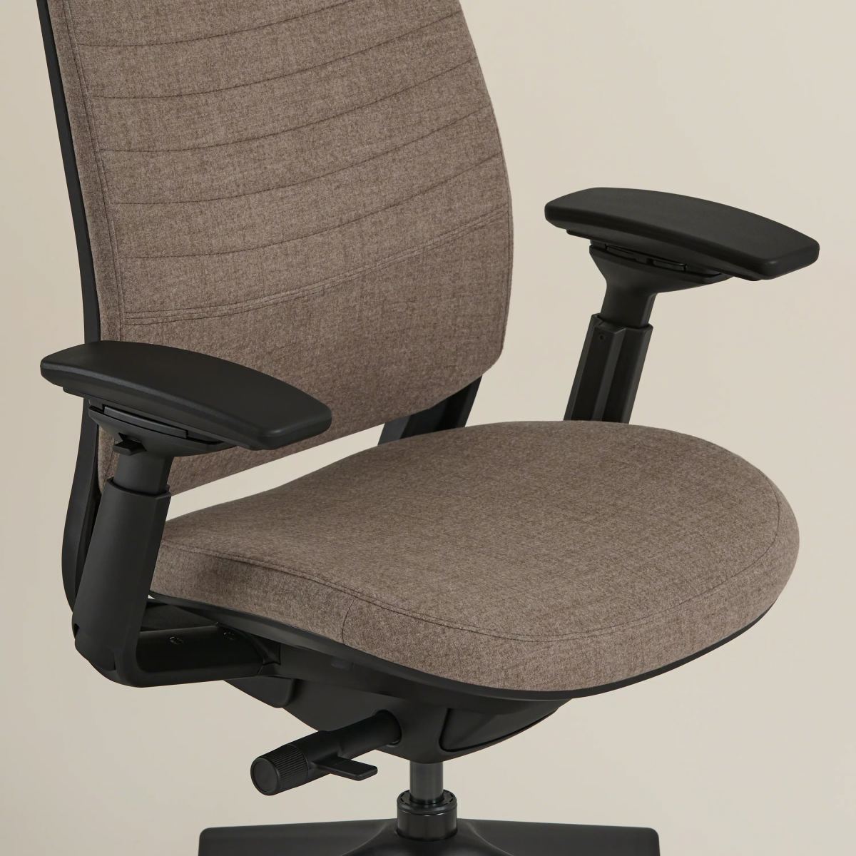VS-Series (2人用) Series 2 Adjustable Ergonomic Task Chair | Steelcase Store