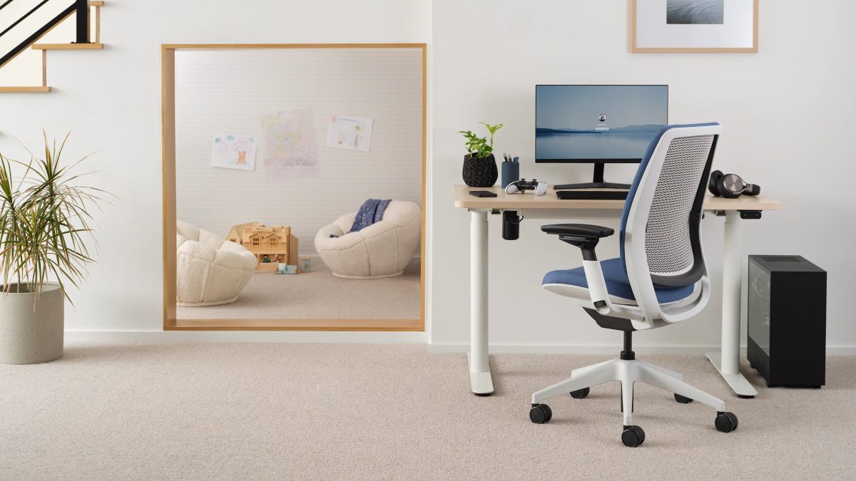 AMQ Sit-to-Stand Desk - Thumbnail 4