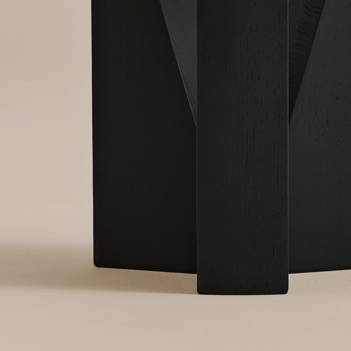 サイドテーブル・ナイトテーブル・ローテーブル Konstantin Grcic MATTIAZZI CUGINO Cugino Wooden Stool by Mattiazzi | Steelcase