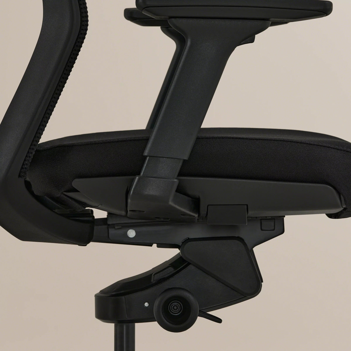 ZILO Modern Task & Conference Chair | Steelcase Store