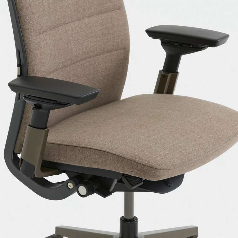 Think Weight-Activated Task & Office Chair | Steelcase Store