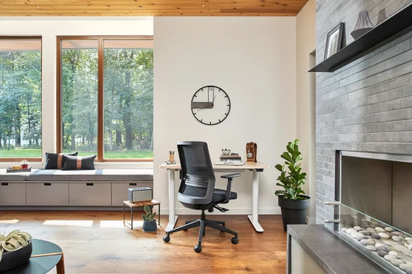 Amq sit outlet stand desk