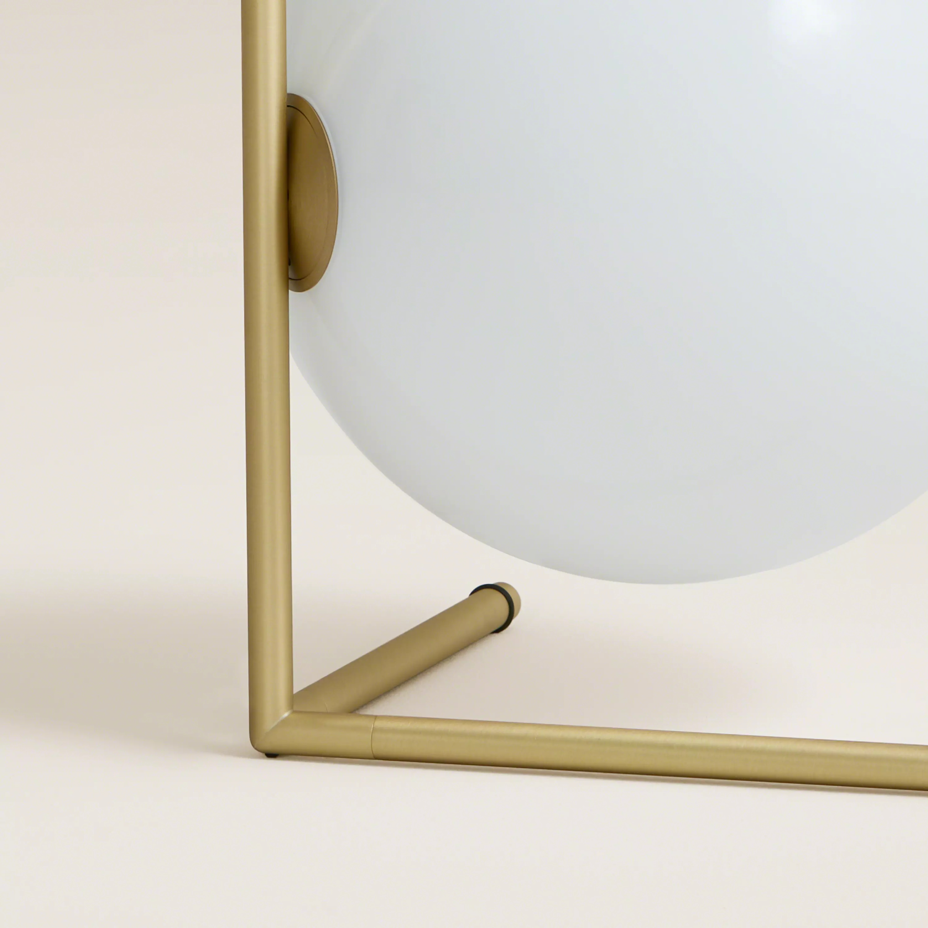 FLOS IC Light T1 Low | Steelcase Store