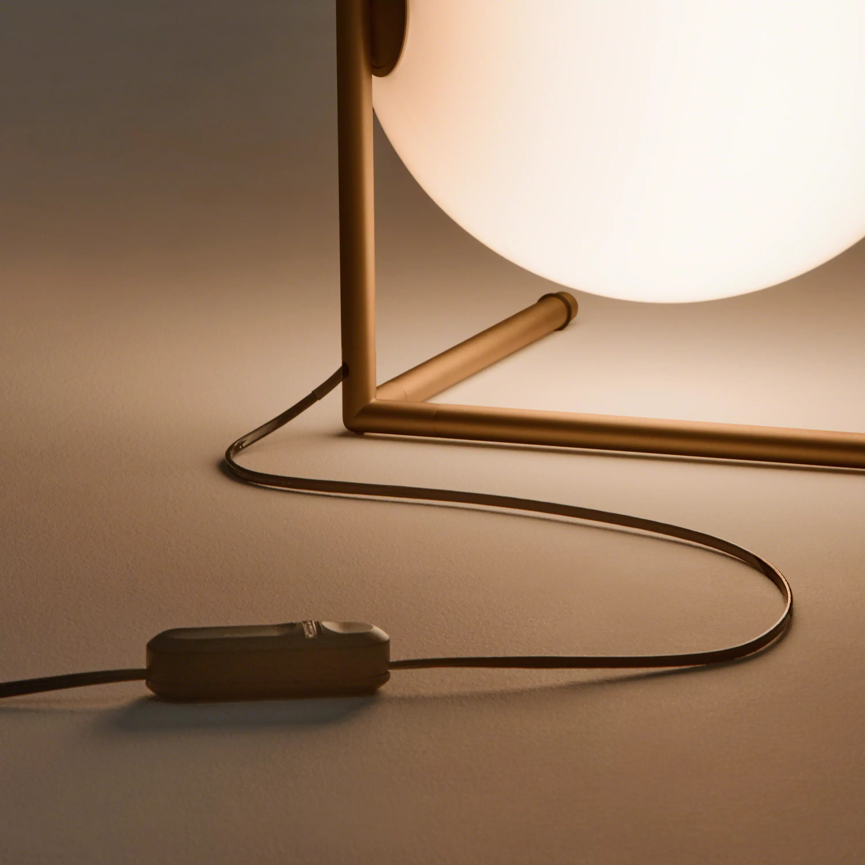 【ポッチ☆SALE中！！専用】FLOS　IC Lights T1 Low IC T1 Low Table Lamp by Flos | Luxury Lighting | TRNK