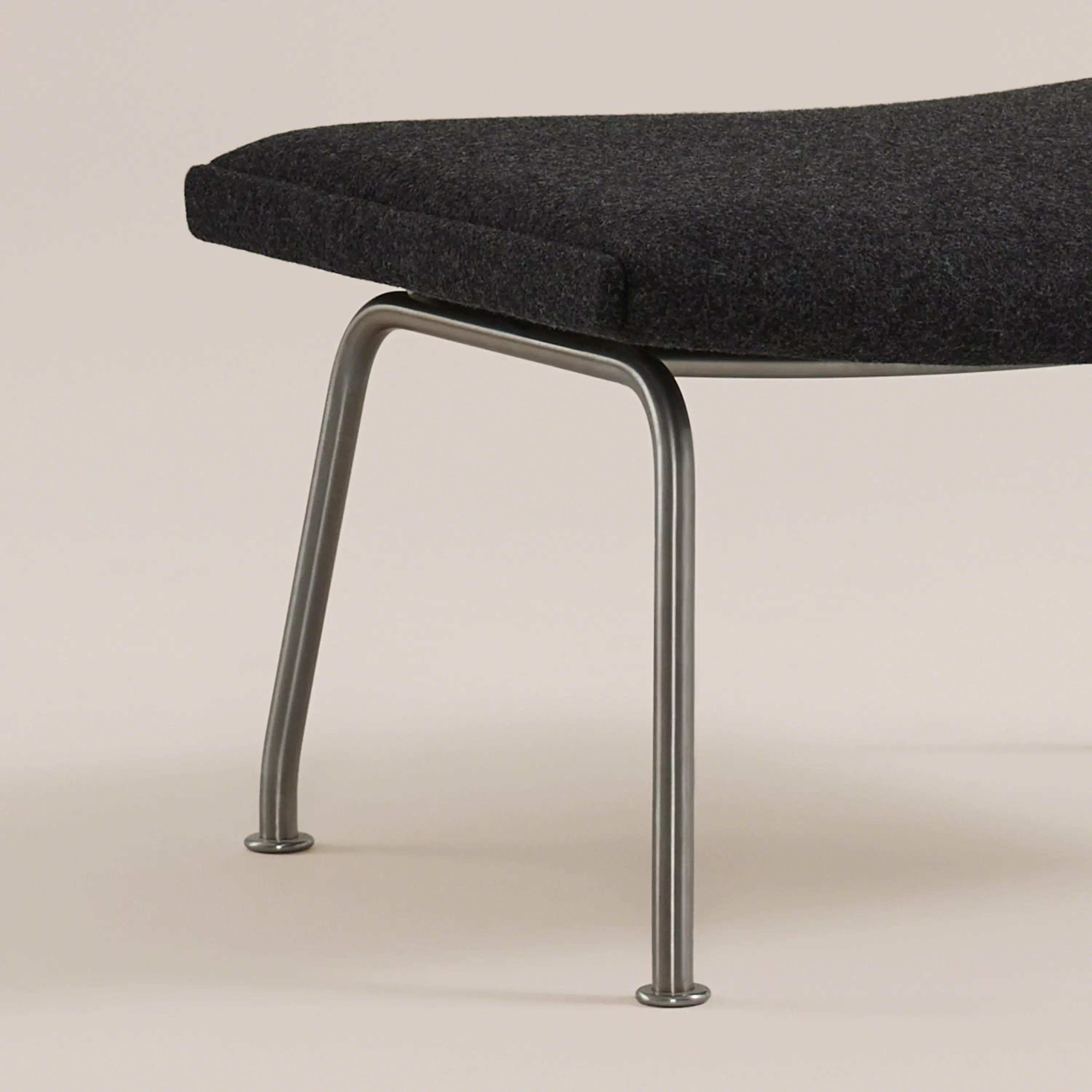Ottoman CH446 by Carl Hansen & Son | Steelcase Store